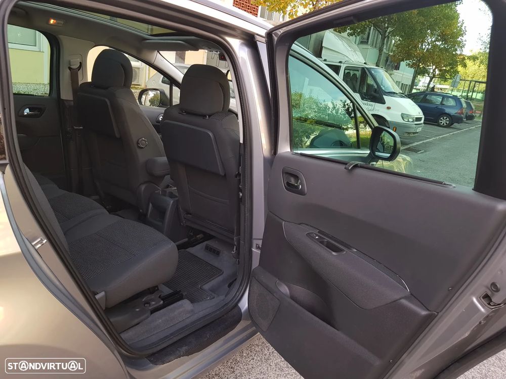 Peugeot 5008 1.6 BlueHDi Allure J17 - 37