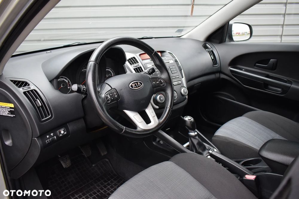 Kia Ceed 1.6 Comfort + - 14