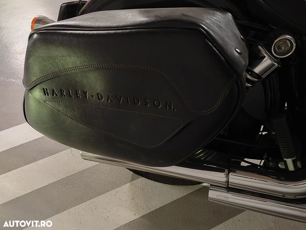 Harley-Davidson Dyna Street Bob - 4