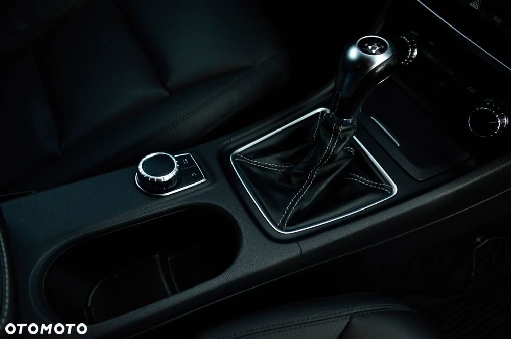 Mercedes-Benz CLA - 34