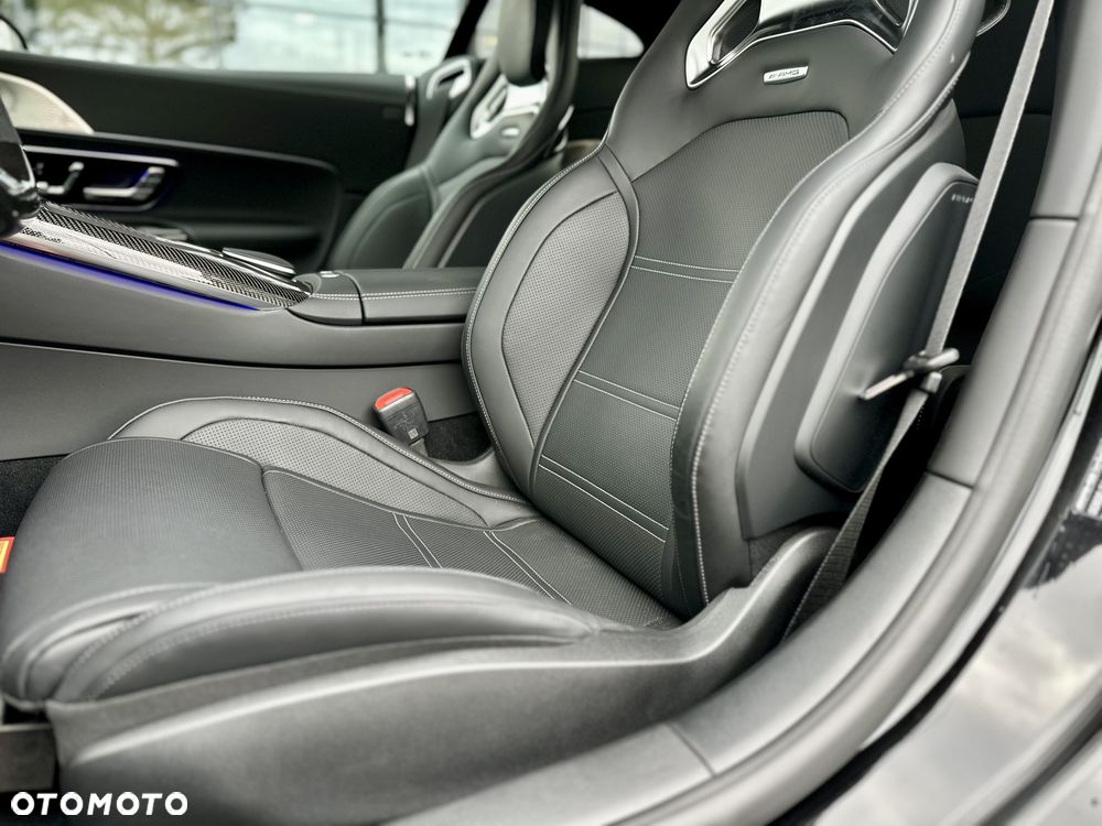Mercedes-Benz AMG GT 63 4Matic+ - 12