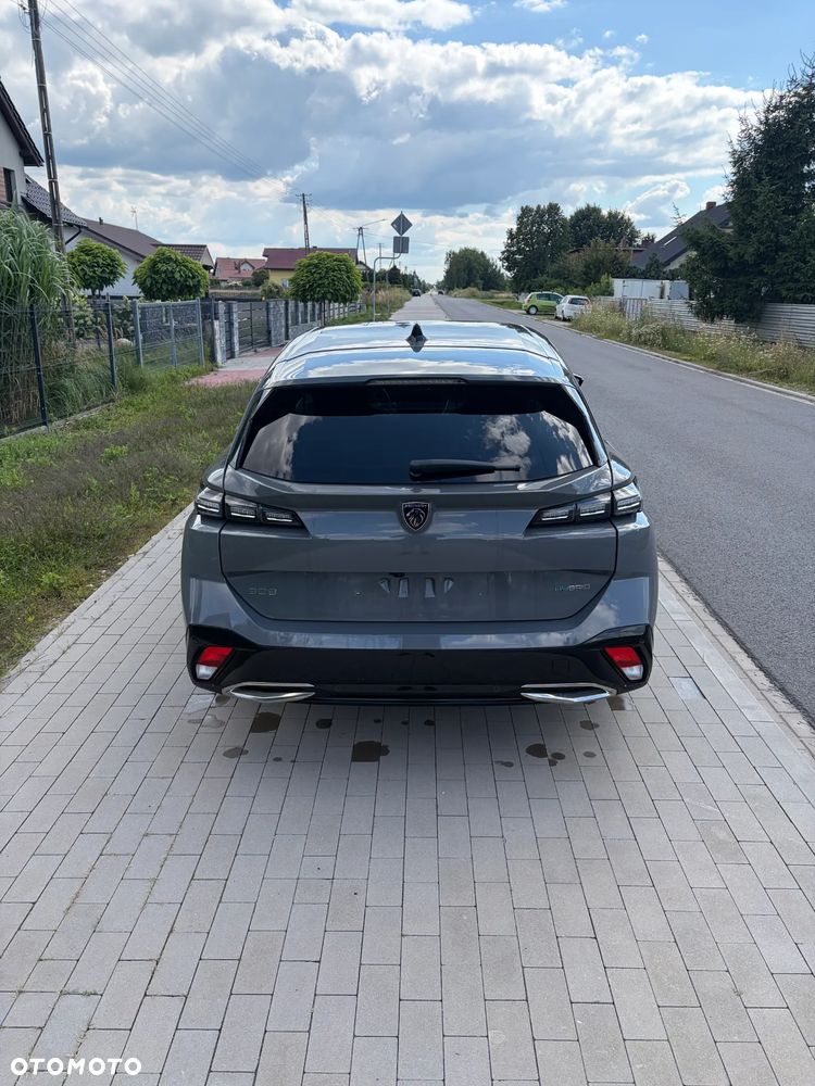 Peugeot 308 - 8