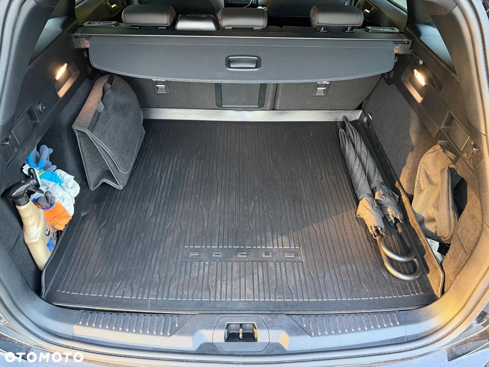 Ford Focus 2.3 EcoBoost ST X - 19