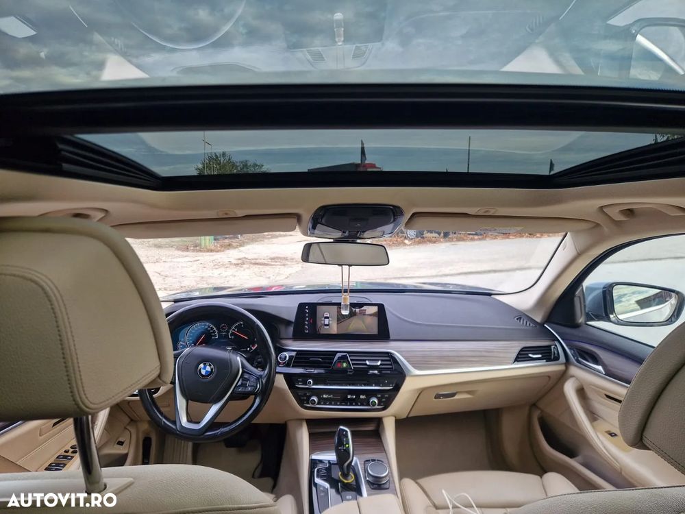 BMW Seria 5 530d Touring Aut. Luxury Line - 9