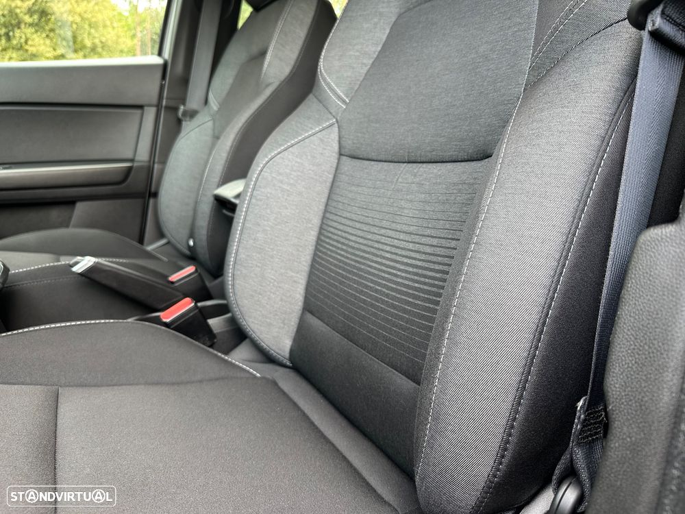 Renault Captur BLUE dCi 115 EDC BUSINESS EDITION - 27
