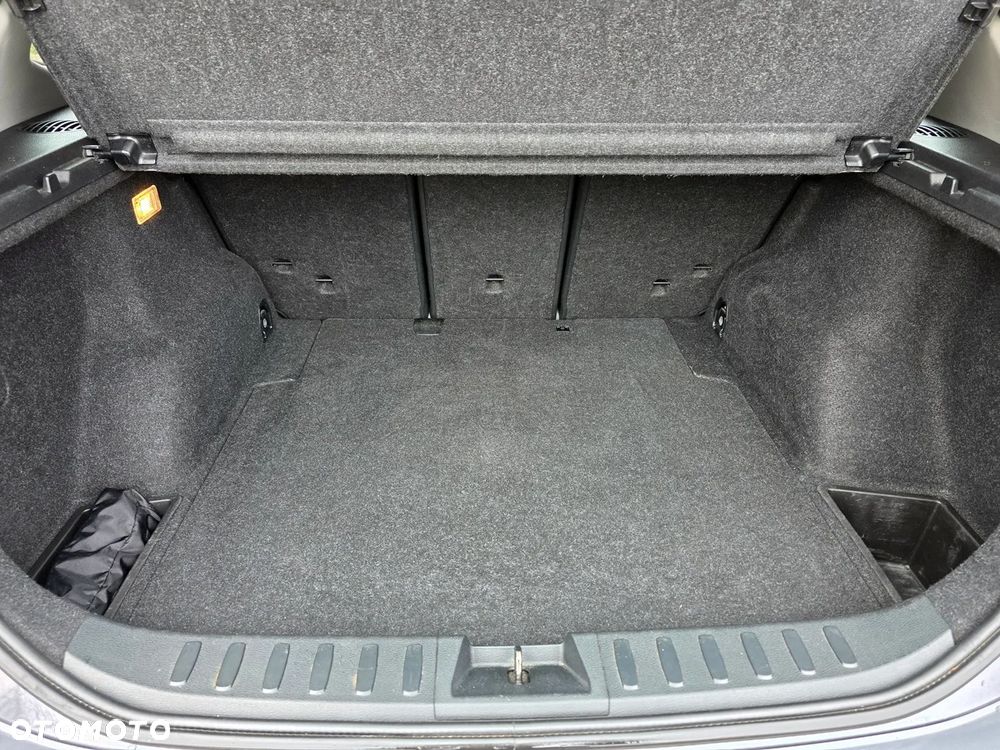 BMW X1 sDrive18d xLine - 27