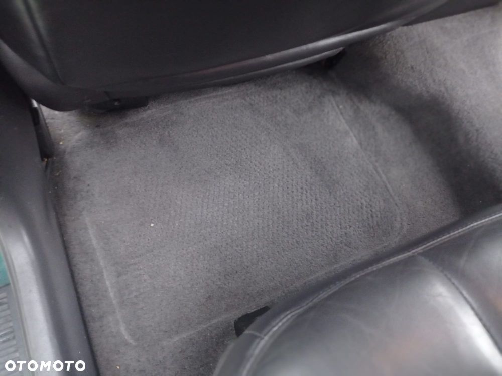 Jeep Grand Cherokee - 33