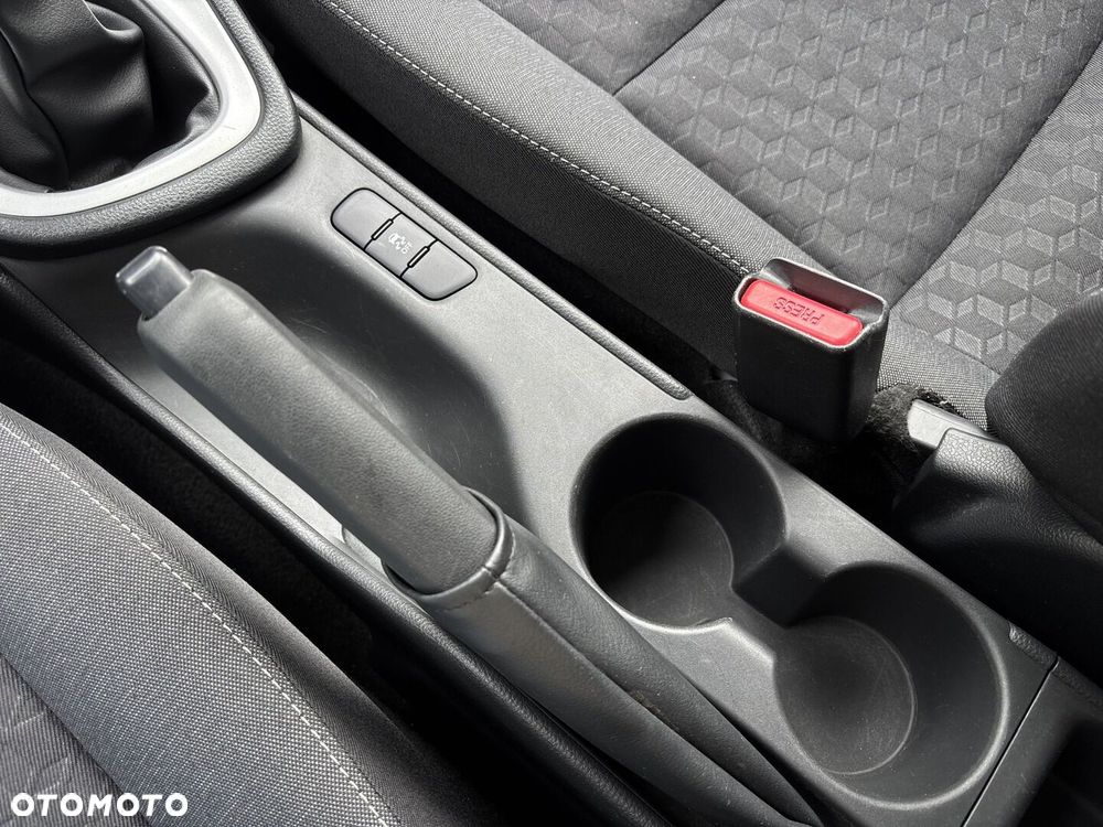 Toyota Yaris - 23