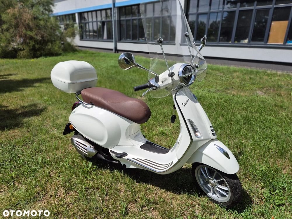 Piaggio Vespa - 2