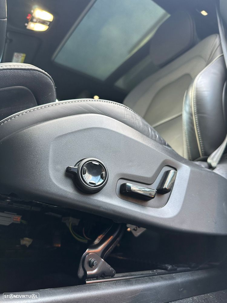 Volvo XC 60 2.0 T6 PHEV R-Design AWD - 11