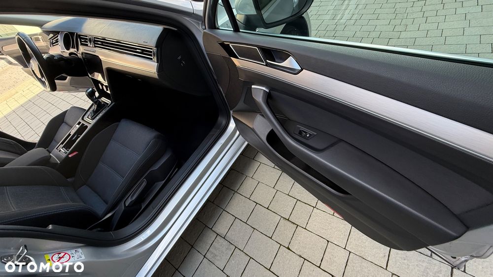 Volkswagen Passat - 29