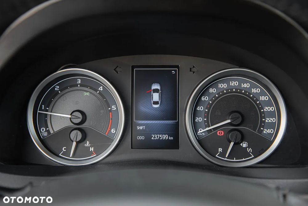 Toyota Corolla 1.4 D-4D Premium - 18