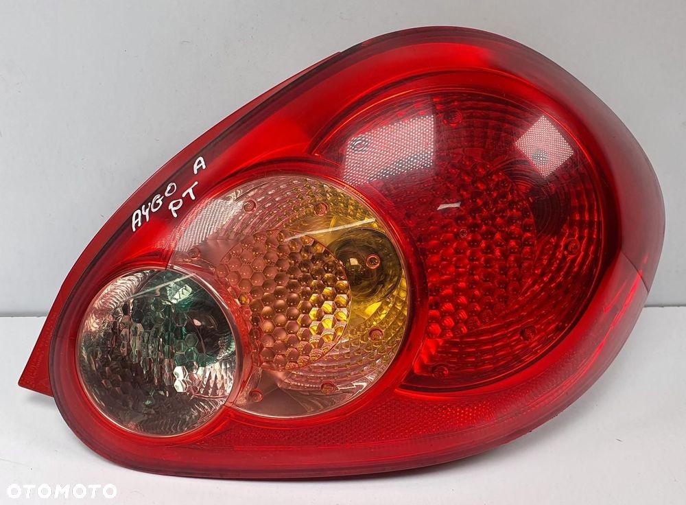 LAMPA PRAWY TYŁ TYLNA TOYOTA AYGO 3D 81550-0H020 EUROPA - 1