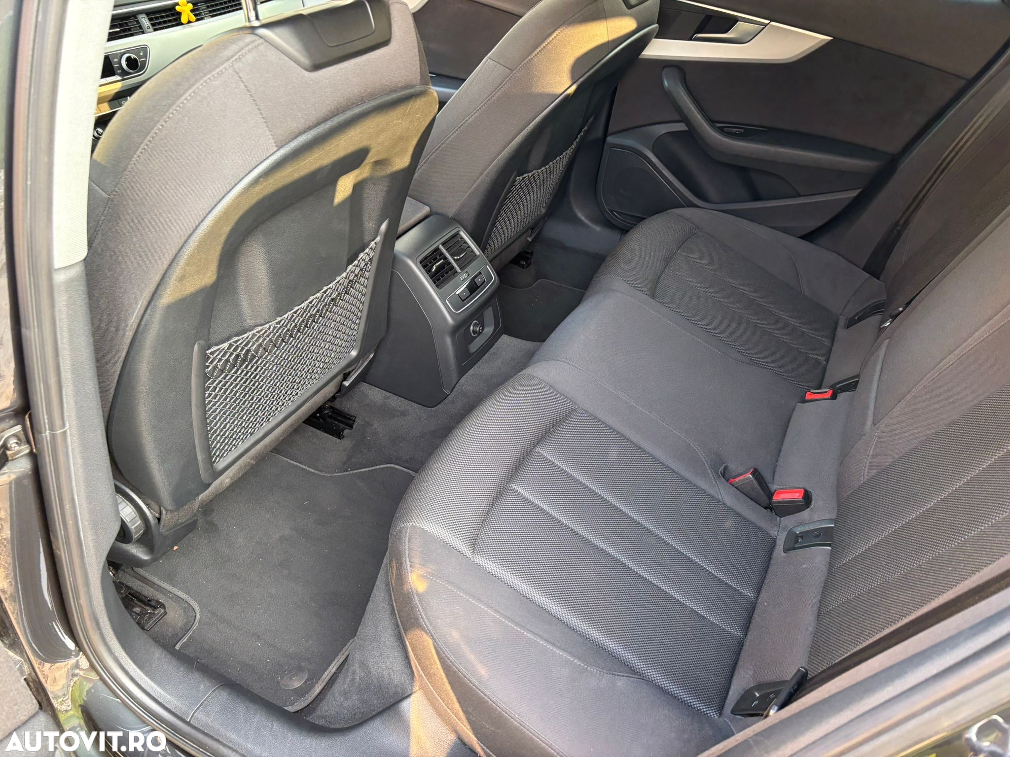 Audi A4 Avant 2.0 TDI S tronic - 13