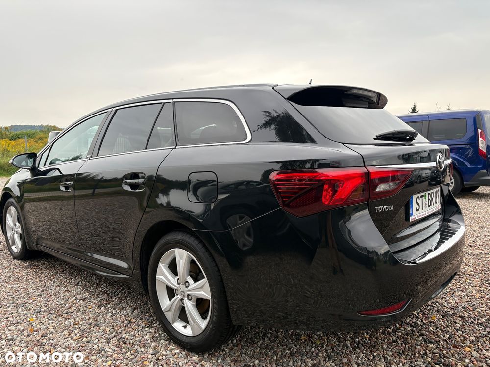 Toyota Avensis Touring Sports 2.0 D-4D Edition S+ - 19