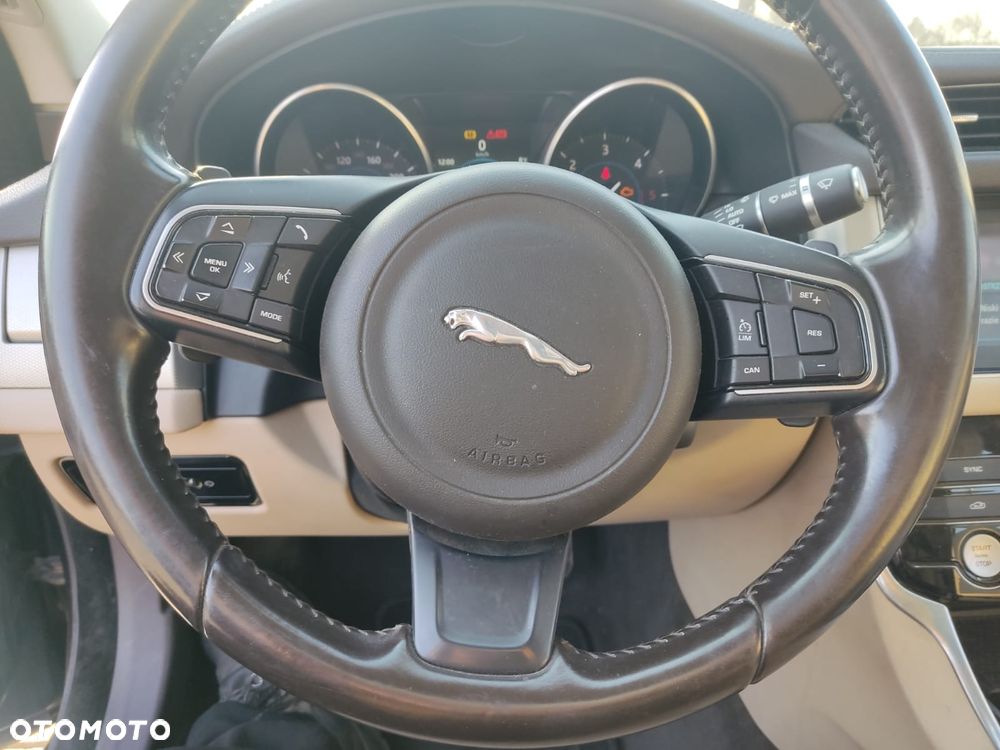 Jaguar XF E-Performance Prestige - 17