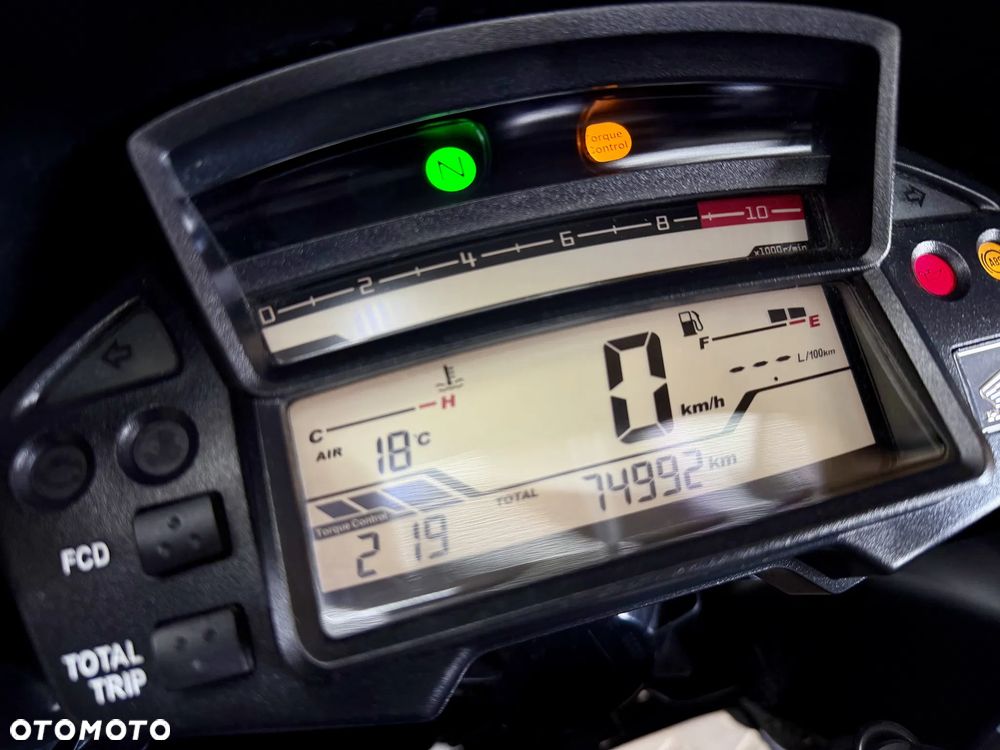 Honda VFR - 9