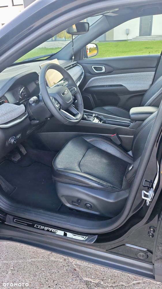 Jeep Compass - 12
