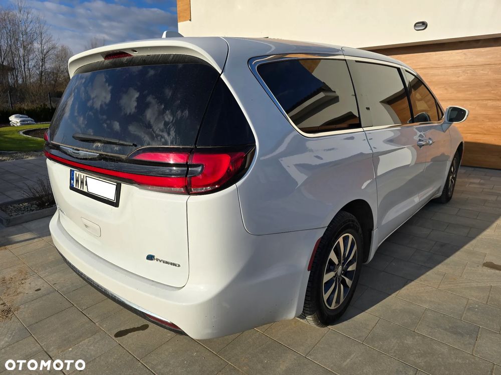 Chrysler Pacifica - 4