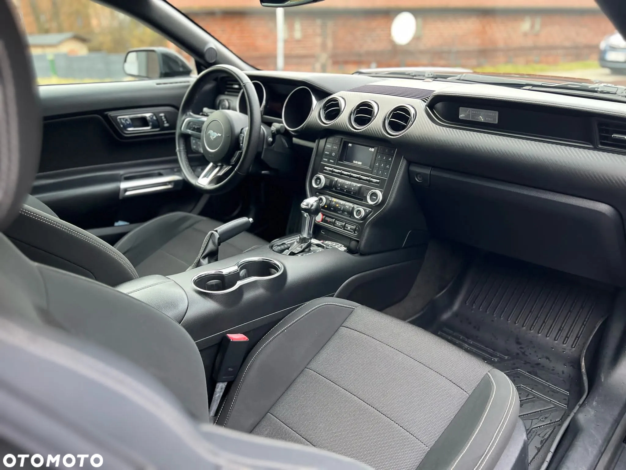 Ford Mustang 3.7 V6 Premium - 11
