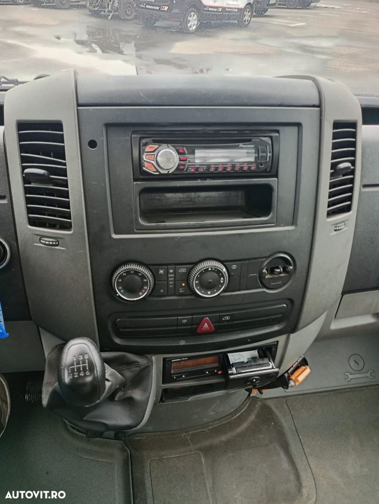 Volkswagen Crafter 2.5 TDi - 14