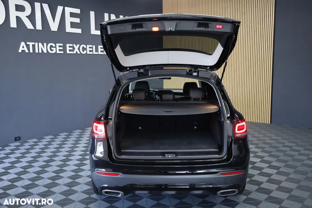 Mercedes-Benz GLC - 33