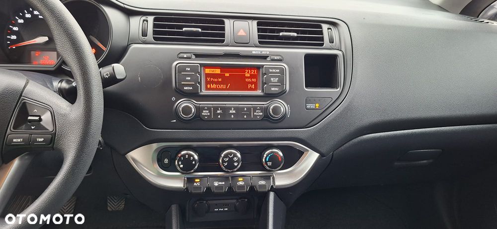 Kia Rio - 35