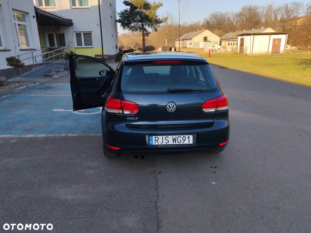 Volkswagen Golf - 6