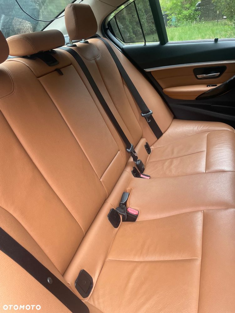 BMW Seria 3 330i GPF xDrive - 4