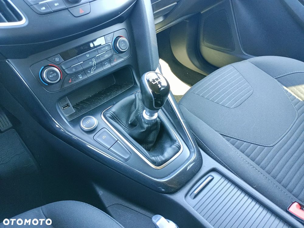Ford Focus Turnier 1.5 EcoBlue Start-Stopp-System TITANIUM - 15