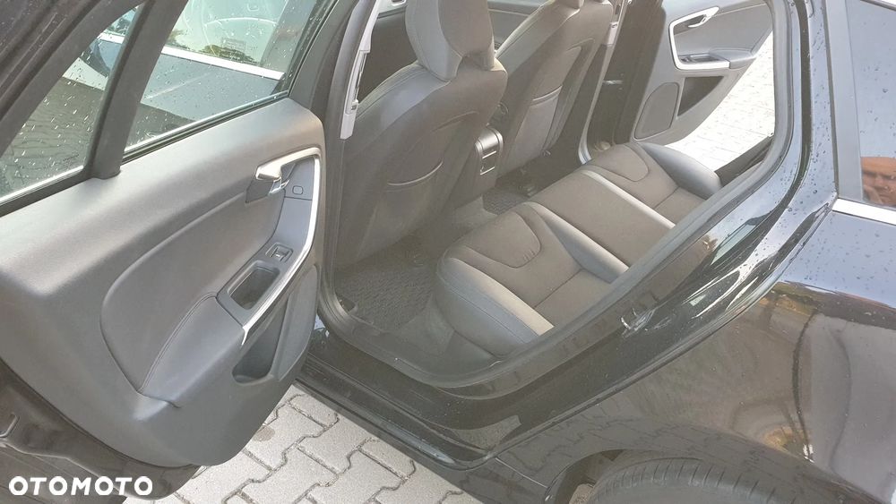 Volvo V60 D3 Summum - 9