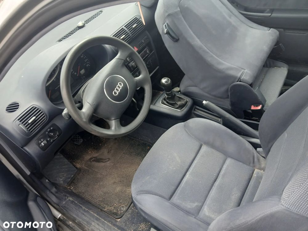 audi a3 8l ly7w maska zderzak lampa grill błotnik drzwi zbiornik paliwa szyba lusterko klamka - 4