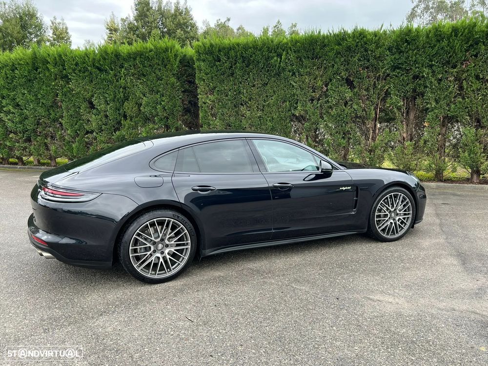 Porsche Panamera 4 E-Hybrid - 4