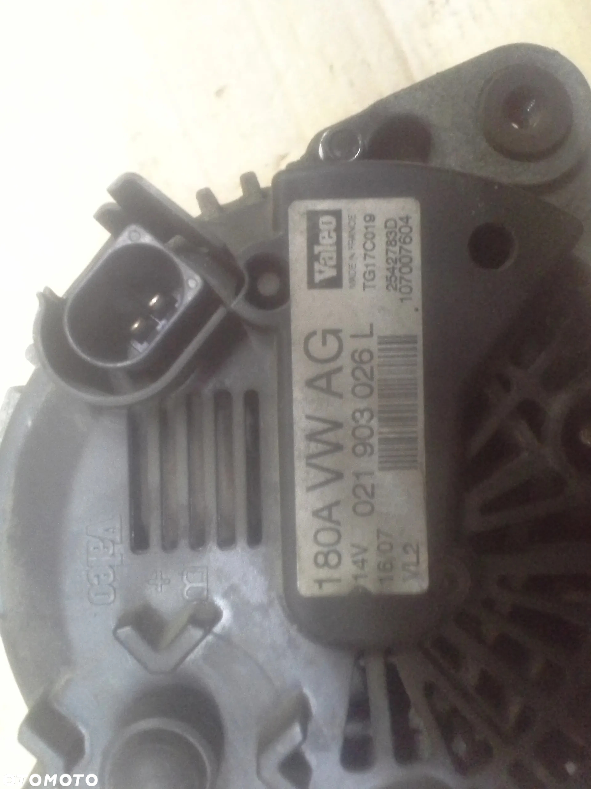 Volkswagen Passat B6 1.9 TDi alternator Valeo 180 Amper 021903026L  TG17C019 2542783C - 20