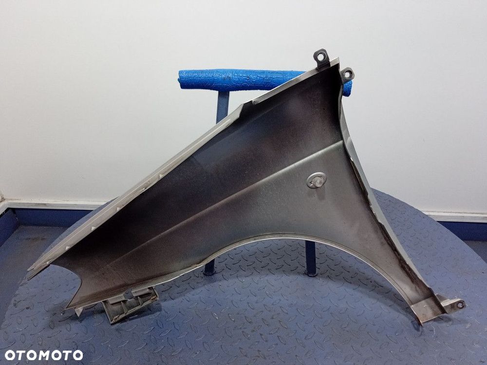 LANCIA YPSILON I BŁOTNIK PRZÓD PRAWY 647 - 2