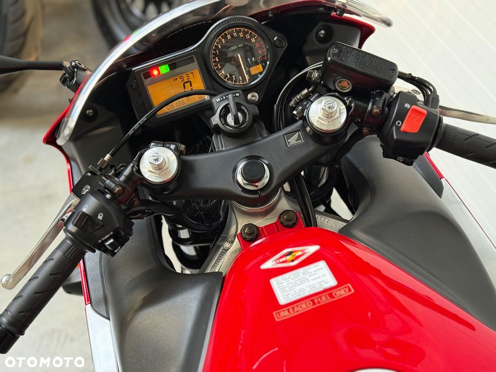 Honda CBR - 29