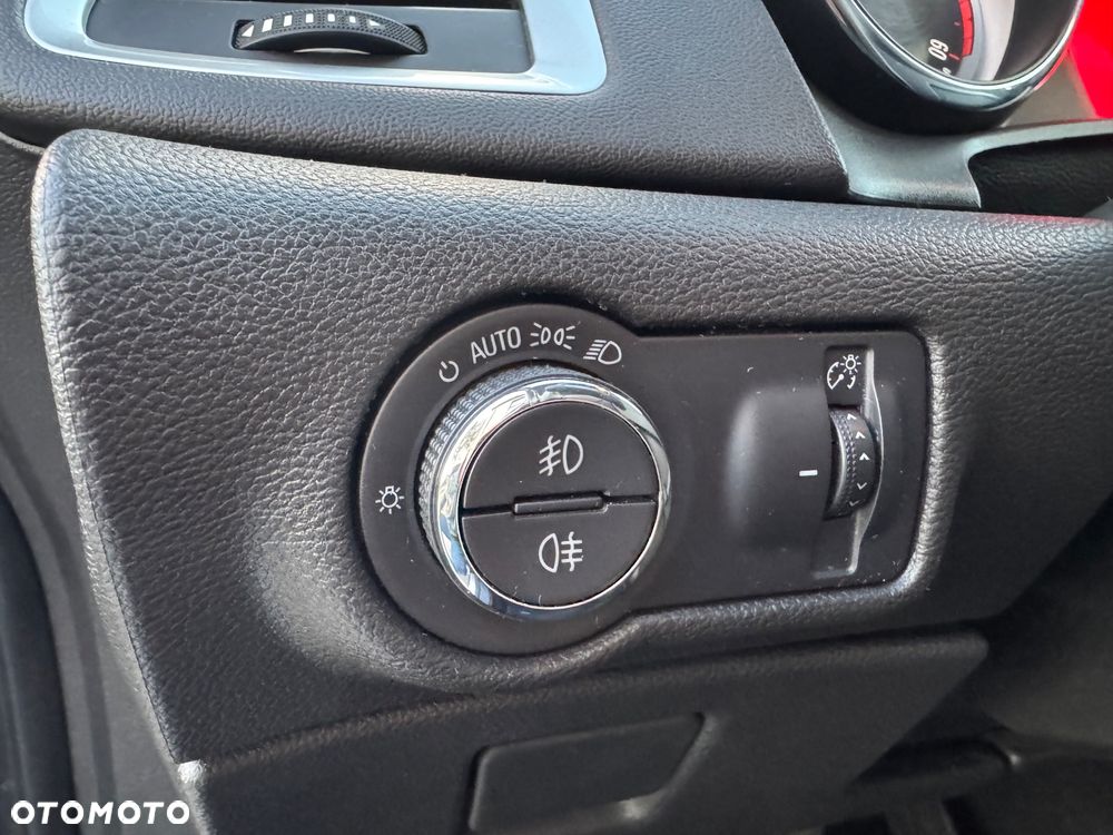 Opel Astra 1.6 CDTI Cosmo - 19