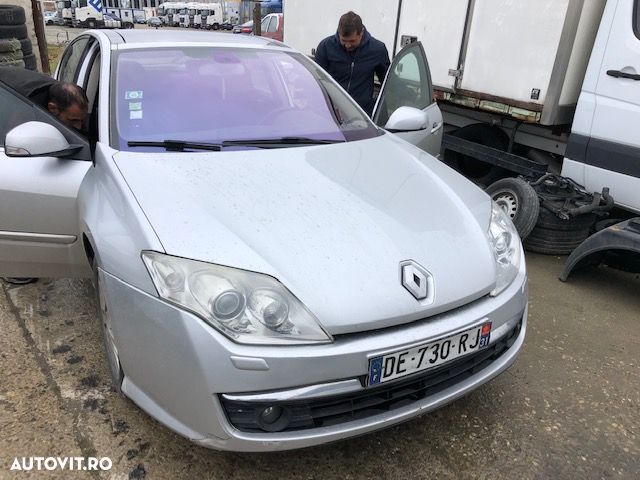 Dezmembrez Renault Laguna 3 an 2008 2.0 150cp - 4