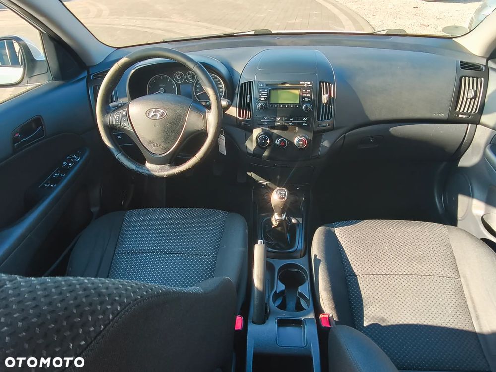 Hyundai i30 1.6 CRDi Classic + - 8