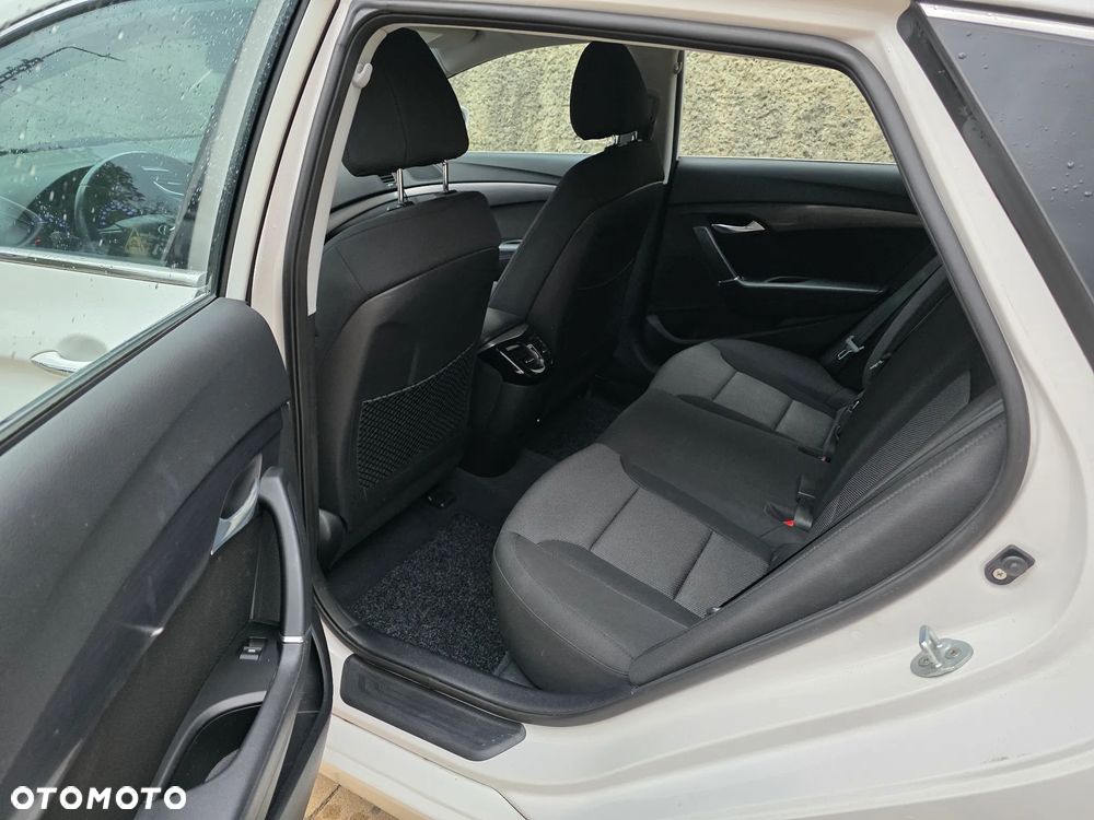 Hyundai i40 1.6 GDI Comfort + - 11