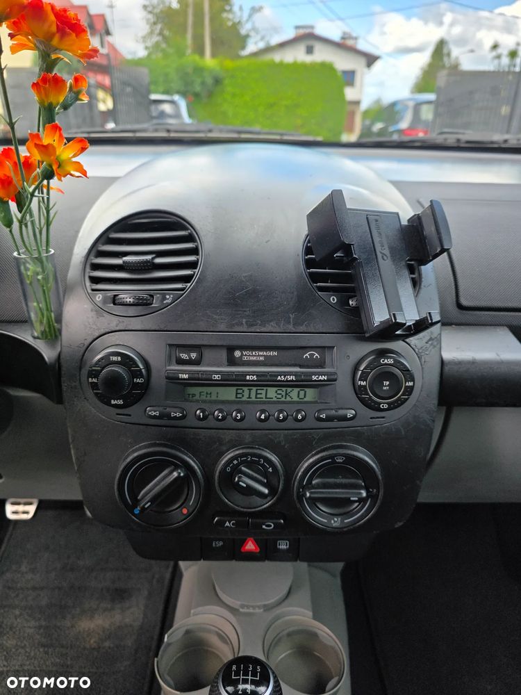 Volkswagen New Beetle 2.0 - 8