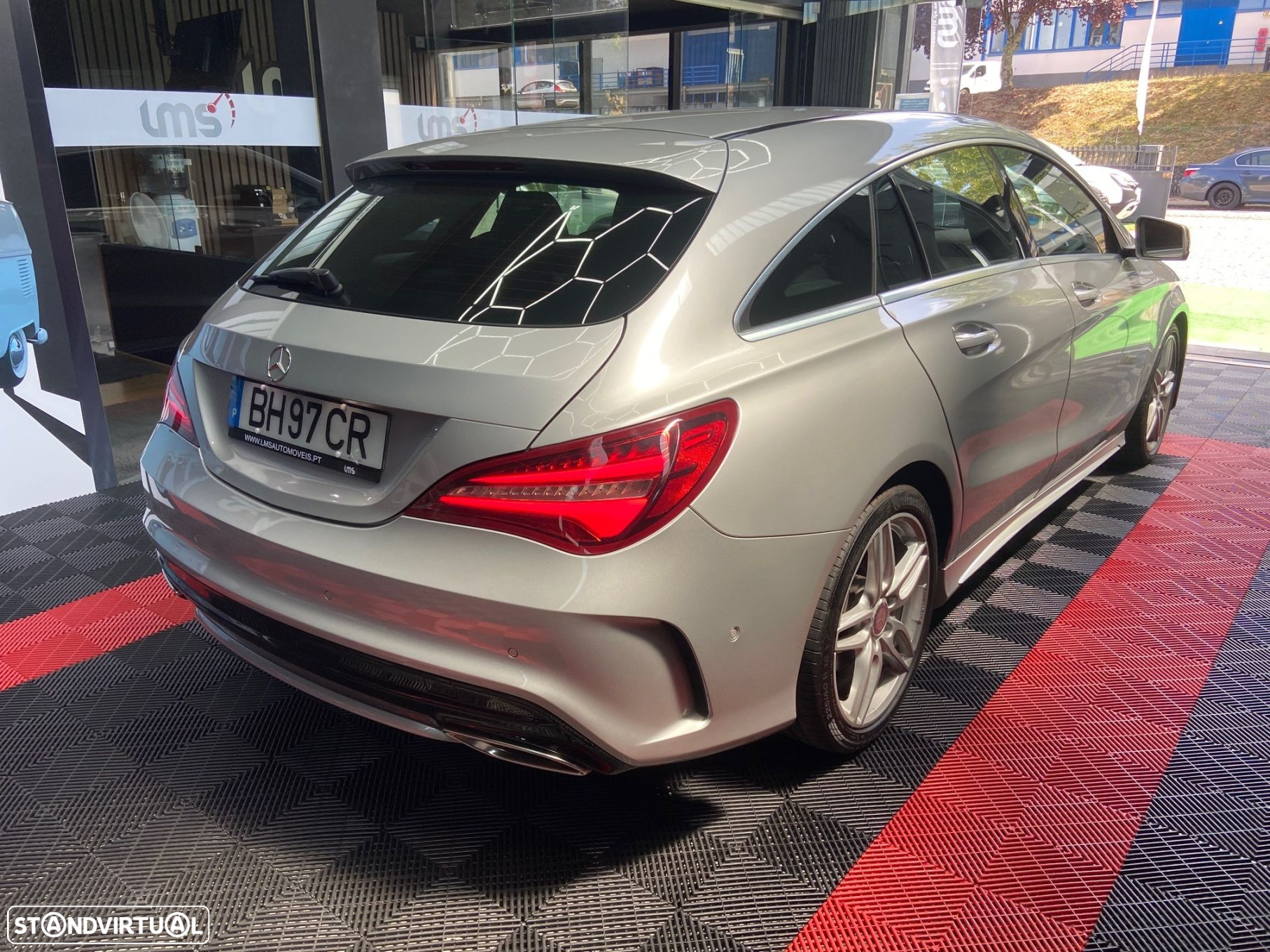 Mercedes-Benz CLA 180 d Shooting Brake AMG Line - 6
