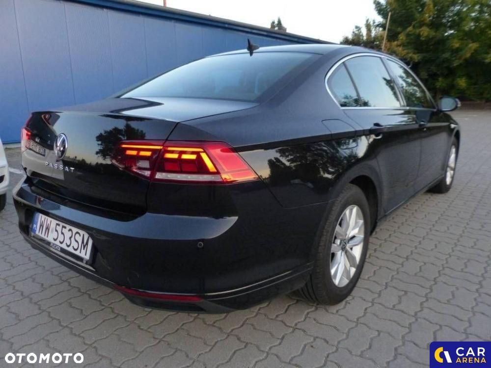 Volkswagen Passat - 4