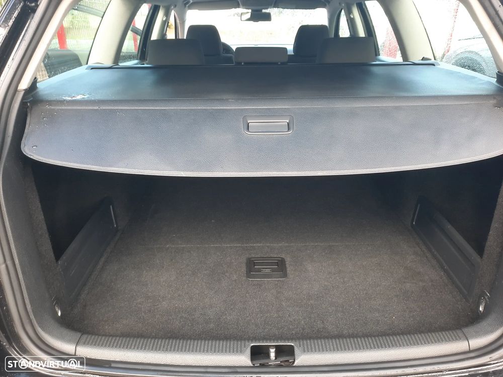 VW Passat Variant 2.0 TDI Confortline - 36