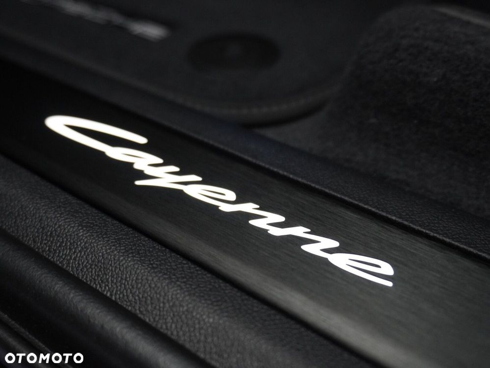 Porsche Cayenne Black Edition - 22