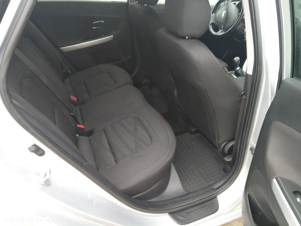 Kia Ceed 1.6 GDI Smart Plus - 27