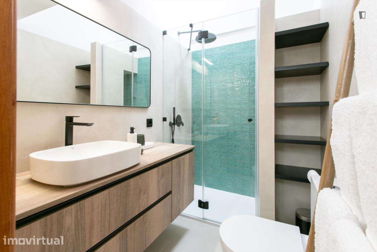 Apartamento com 1 quartos - localizado em São Bento Lisbon - Grande imagem: 2/24