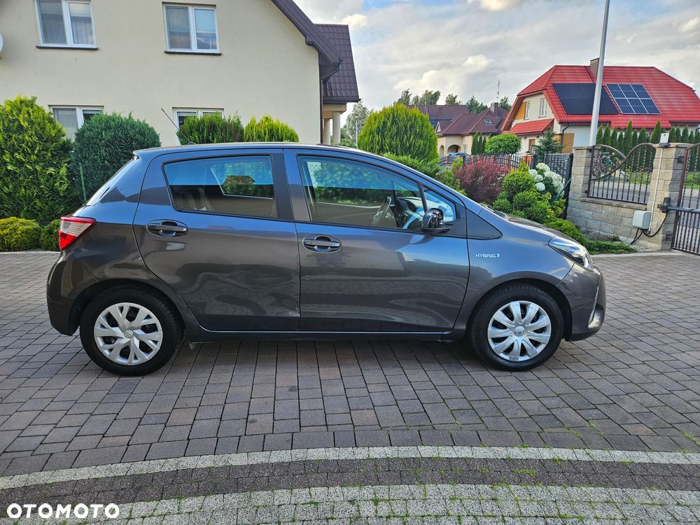 Toyota Yaris Hybrid 100 Active EU6 - 9