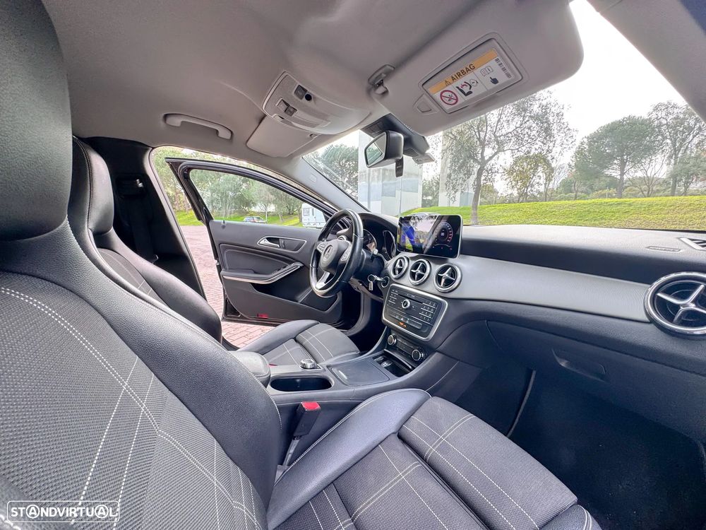 Mercedes-Benz GLA 220 d 4Matic 7G-DCT Urban - 11