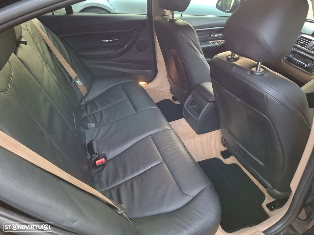 BMW 320 d DPF Blue Performance Edition Sport - 25